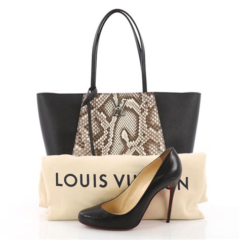 lockme cabas louis vuitton|Louis Vuitton lockme bag.